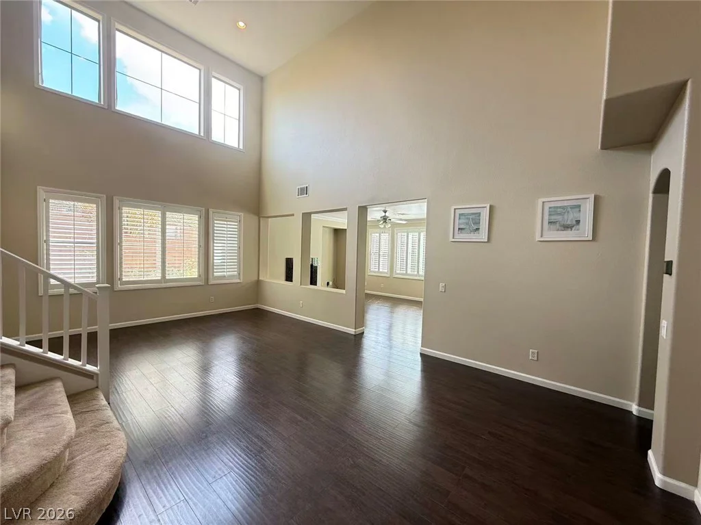 315 Carlisle Crossing, Las Vegas, NV 89138