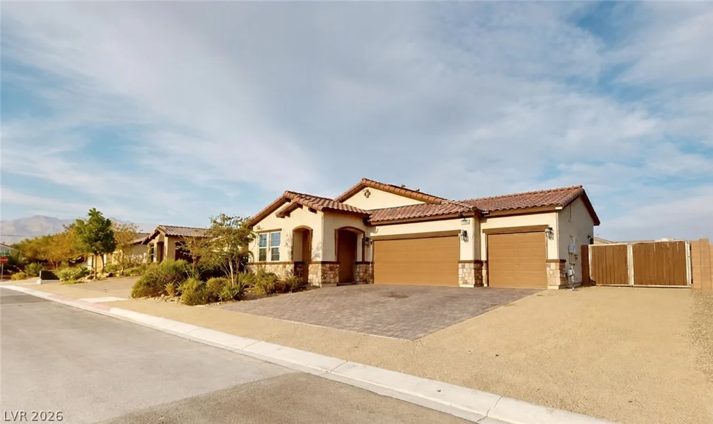 6940 Unicorn, Las Vegas, NV 89131