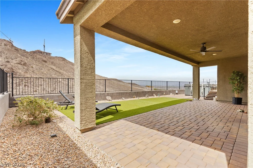 417 Oakey Crest Ridge, Henderson, NV 89012