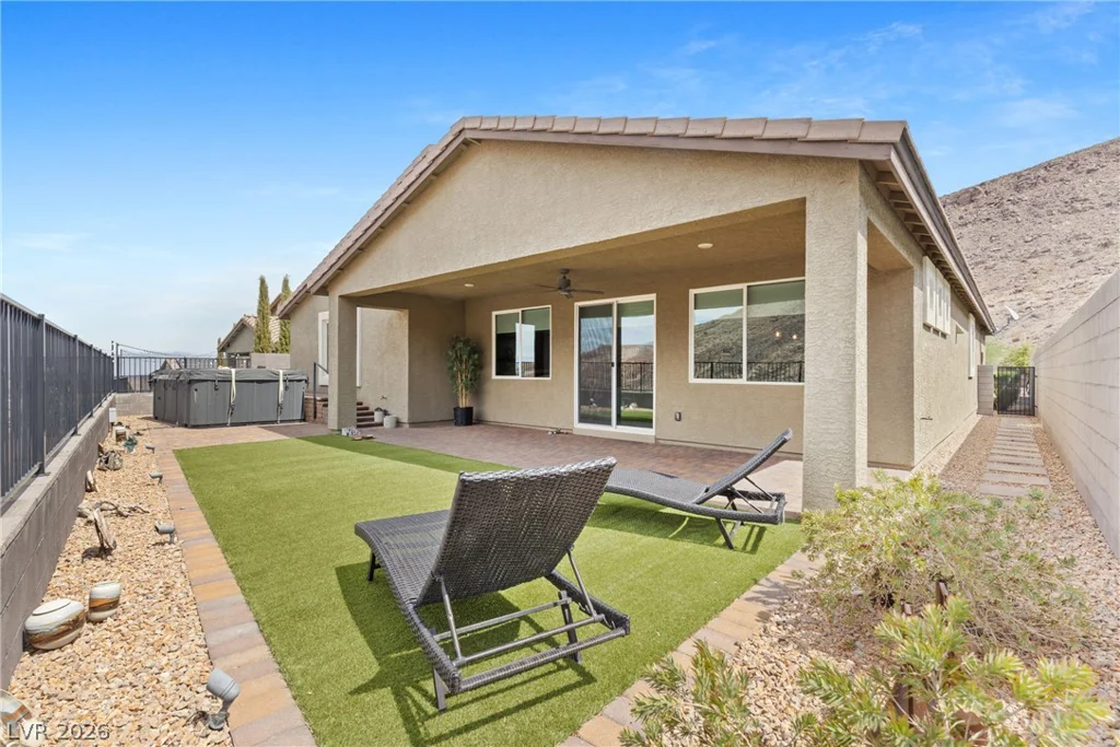 417 Oakey Crest Ridge, Henderson, NV 89012