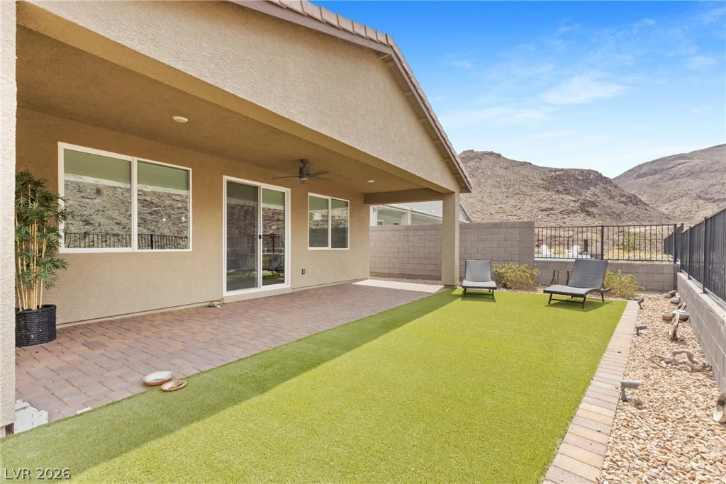 417 Oakey Crest Ridge, Henderson, NV 89012