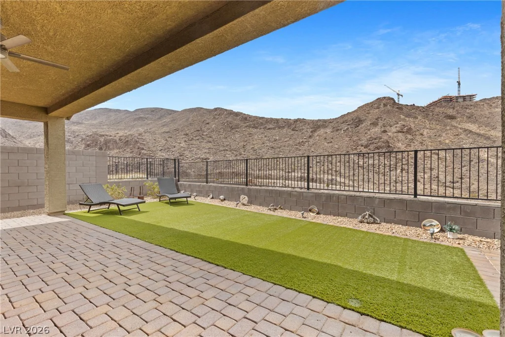 417 Oakey Crest Ridge, Henderson, NV 89012
