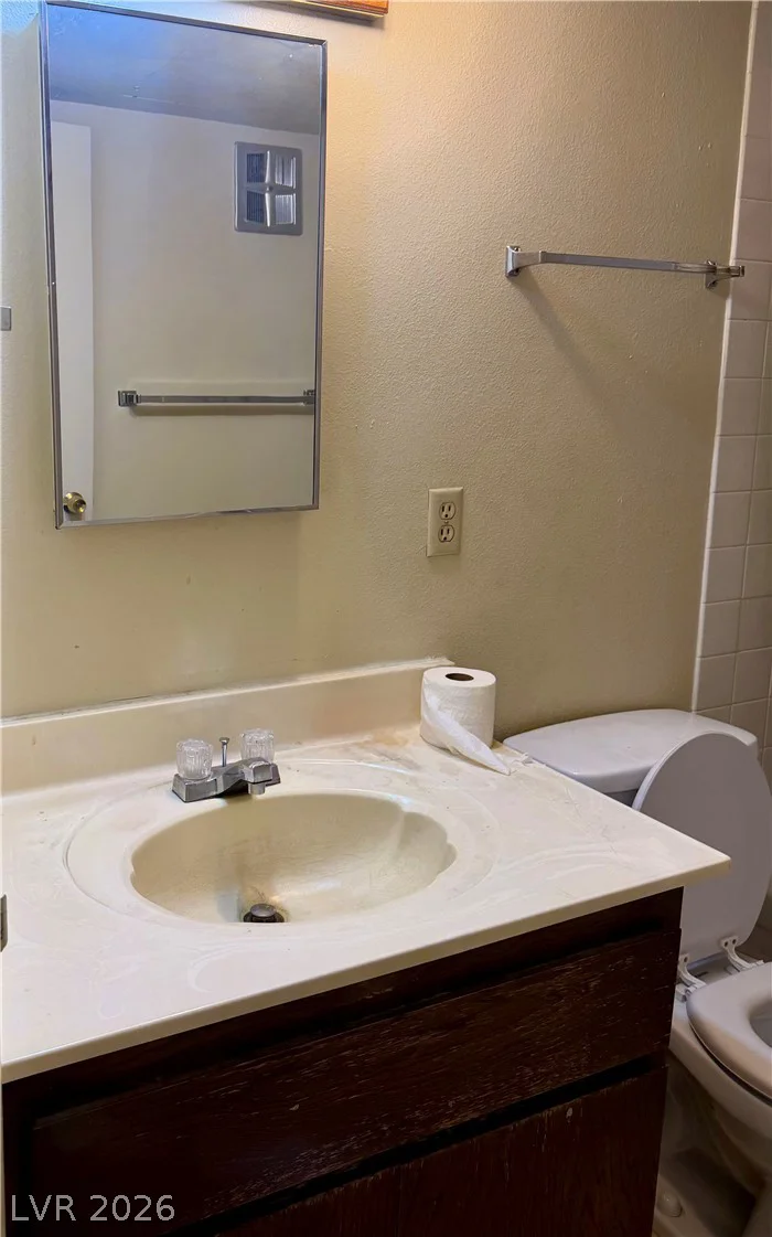 555 Royal Crest, Las Vegas, NV 89169