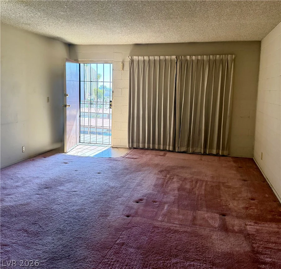 555 Royal Crest, Las Vegas, NV 89169