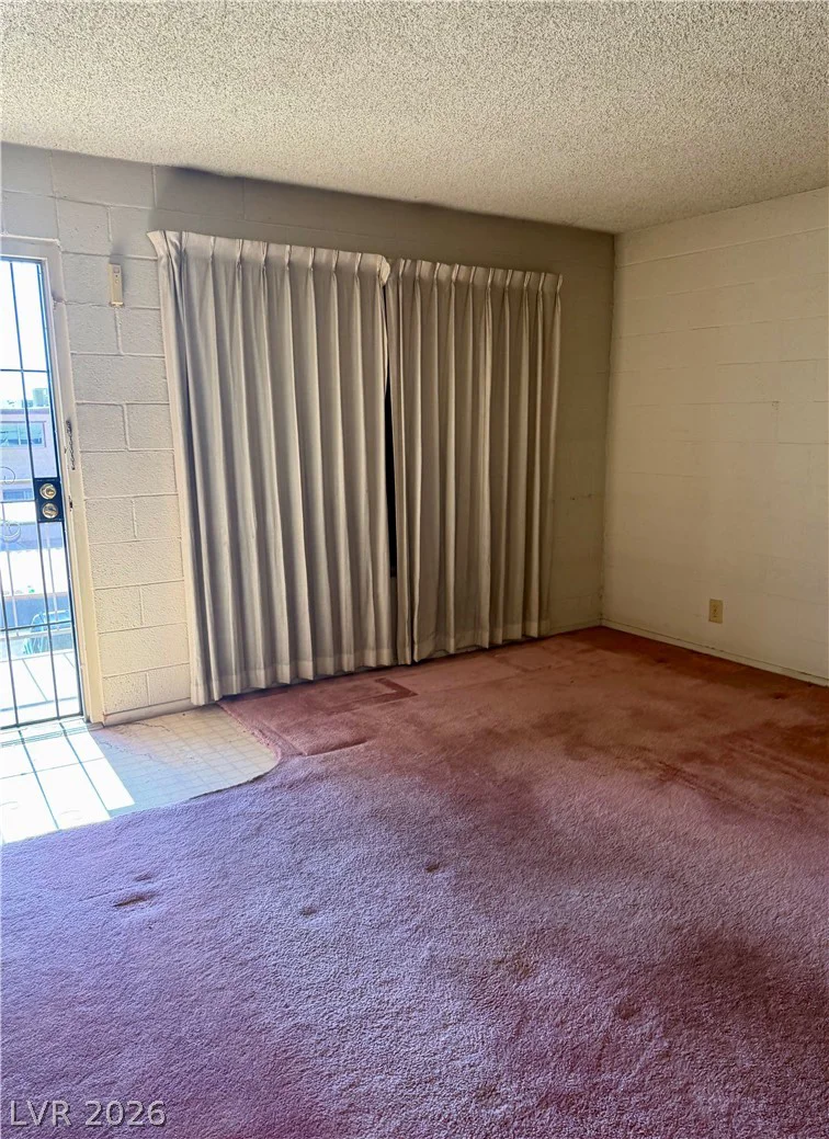 555 Royal Crest, Las Vegas, NV 89169