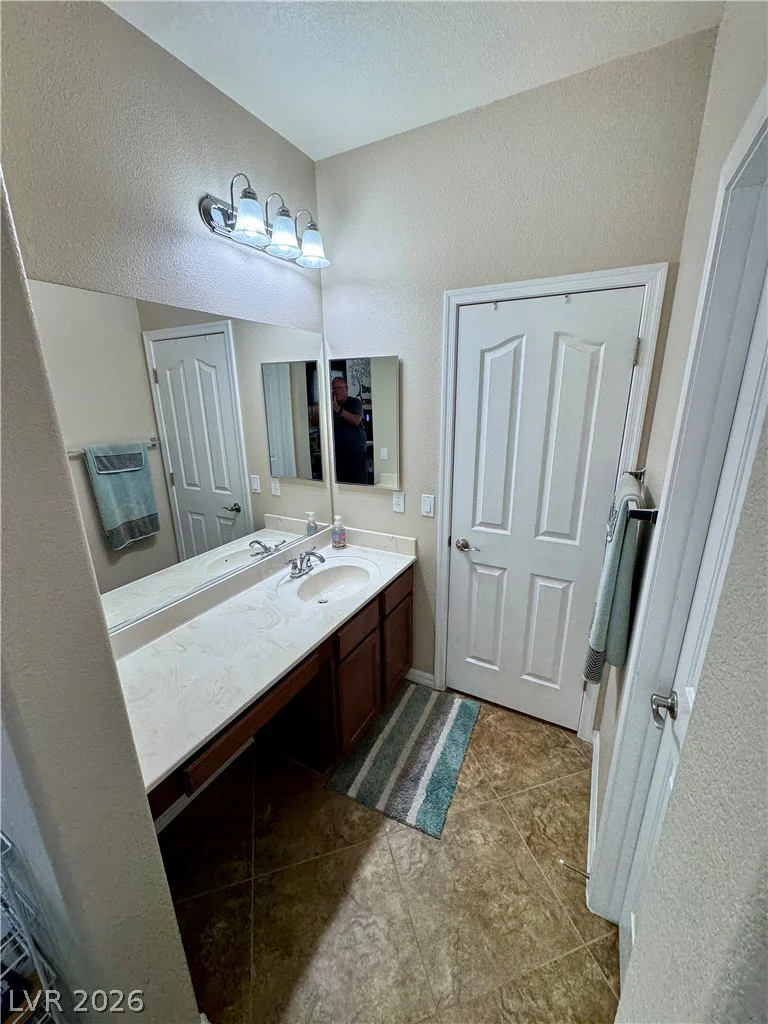6614 Collingsworth, Las Vegas, NV 89131