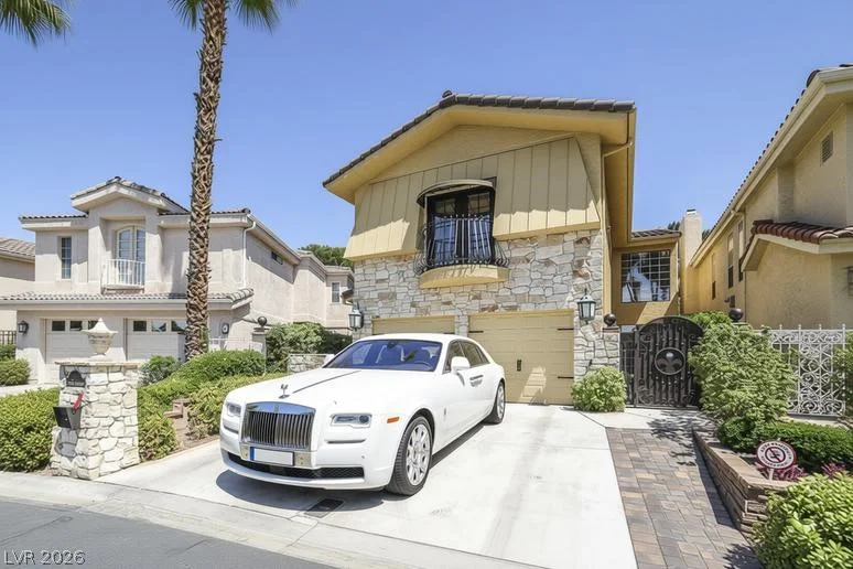 2863 Queens Courtyard, Las Vegas, NV 89109