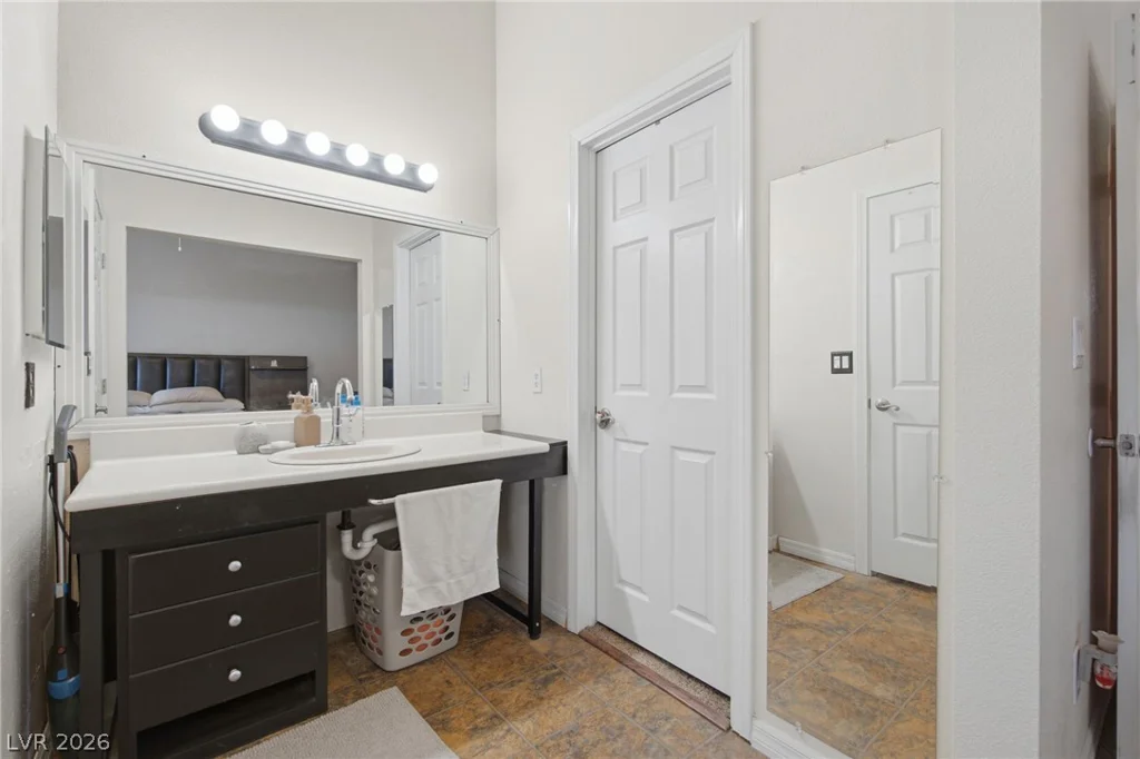 7164 Paradise Bay, Las Vegas, NV 89119
