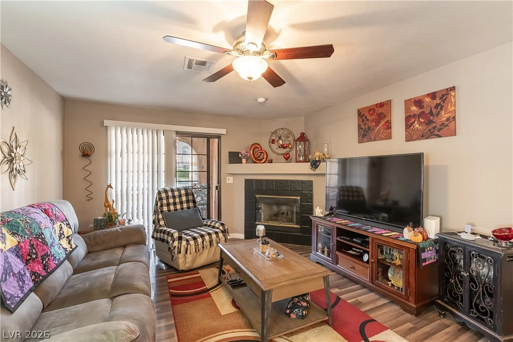8452 Boseck, Las Vegas, NV 89145