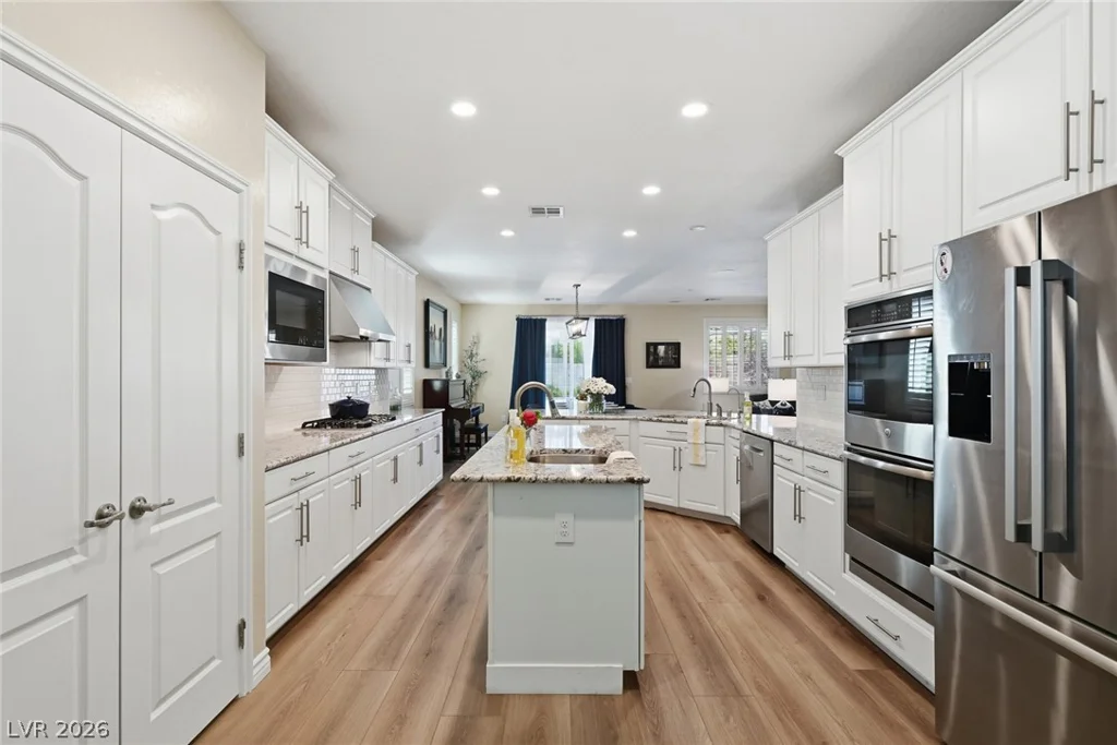 743 Middle Beach, Las Vegas, NV 89138
