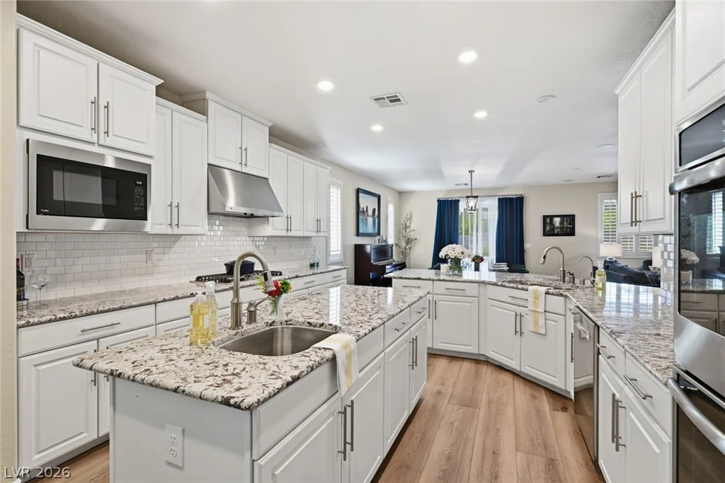 743 Middle Beach, Las Vegas, NV 89138