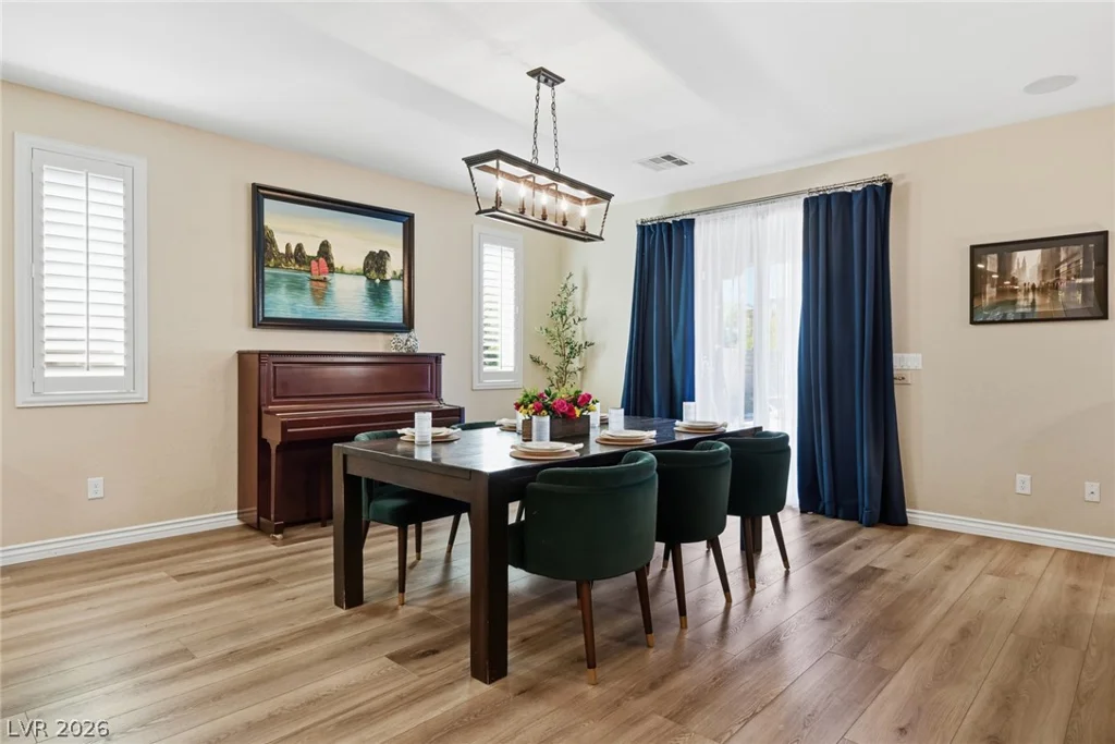 743 Middle Beach, Las Vegas, NV 89138