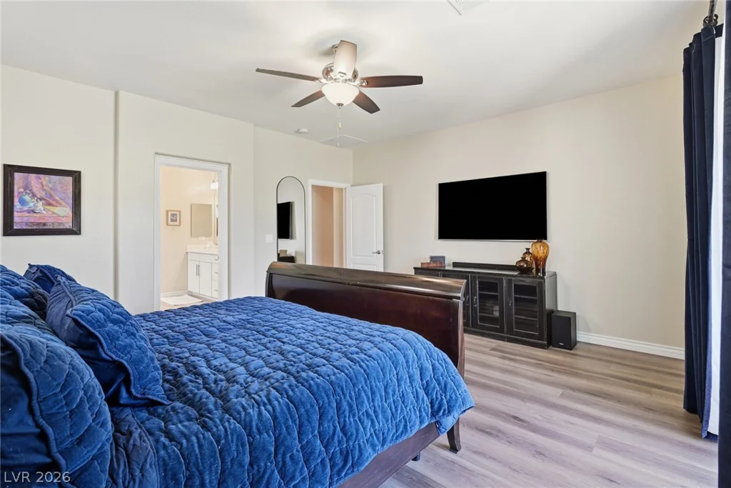 743 Middle Beach, Las Vegas, NV 89138