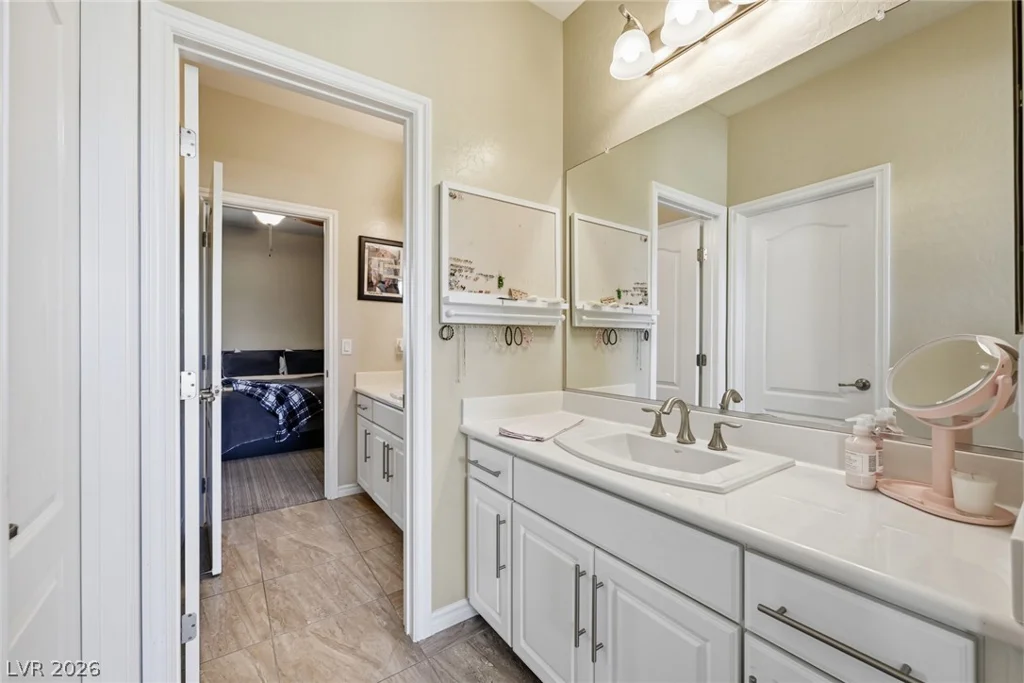 743 Middle Beach, Las Vegas, NV 89138