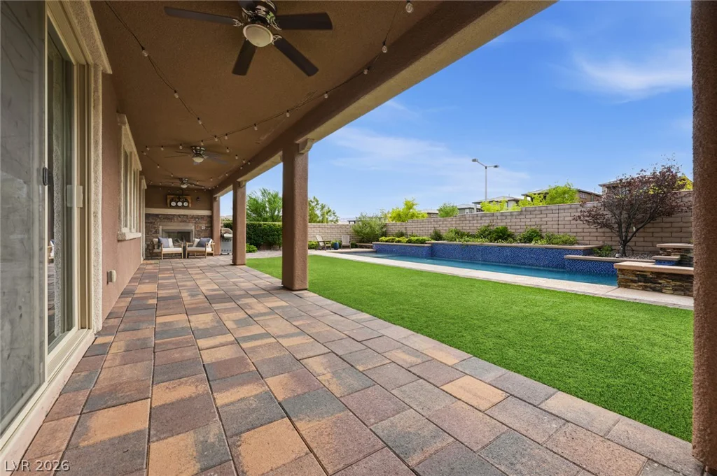 743 Middle Beach, Las Vegas, NV 89138