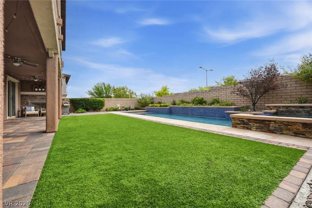 743 Middle Beach, Las Vegas, NV 89138