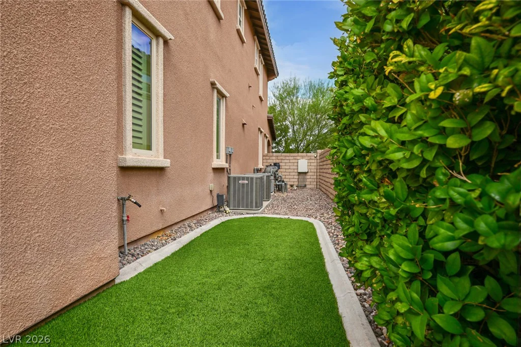 743 Middle Beach, Las Vegas, NV 89138