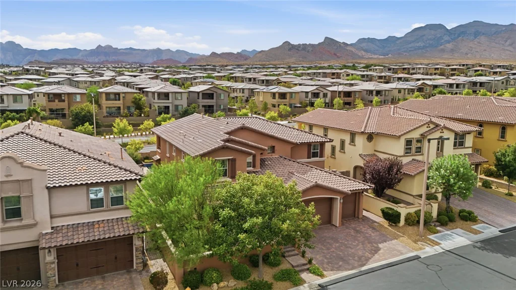 743 Middle Beach, Las Vegas, NV 89138