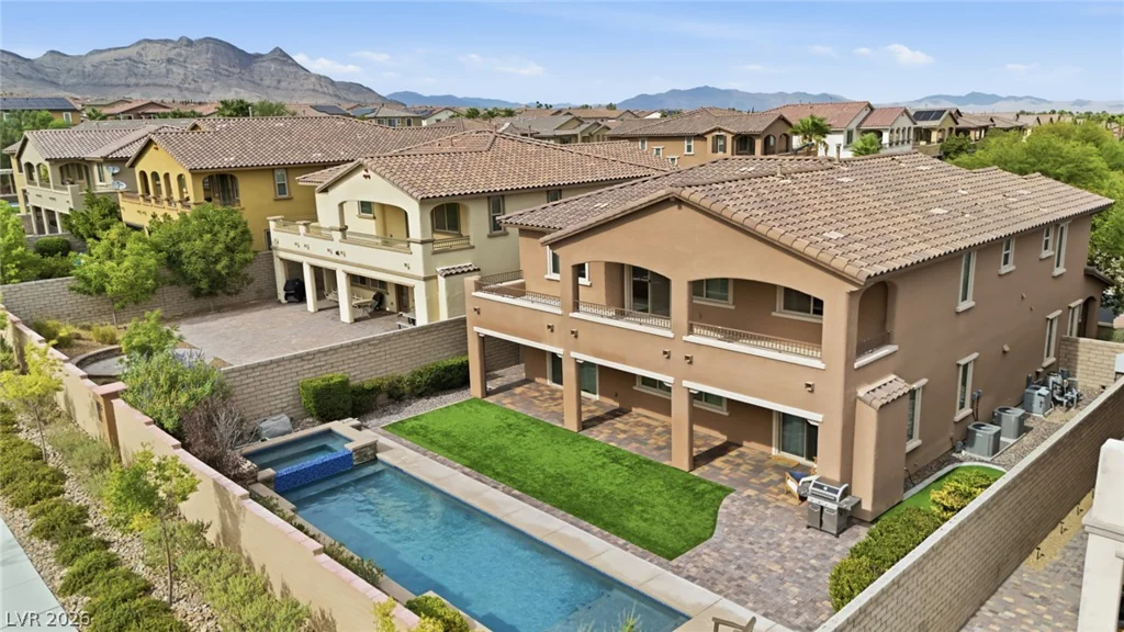 743 Middle Beach, Las Vegas, NV 89138