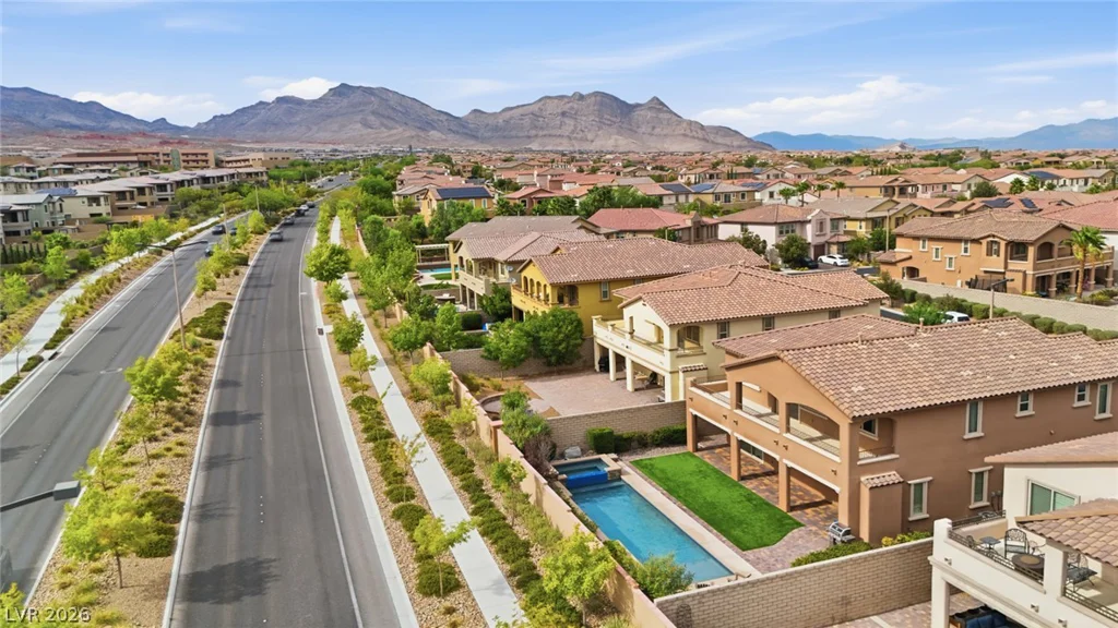 743 Middle Beach, Las Vegas, NV 89138