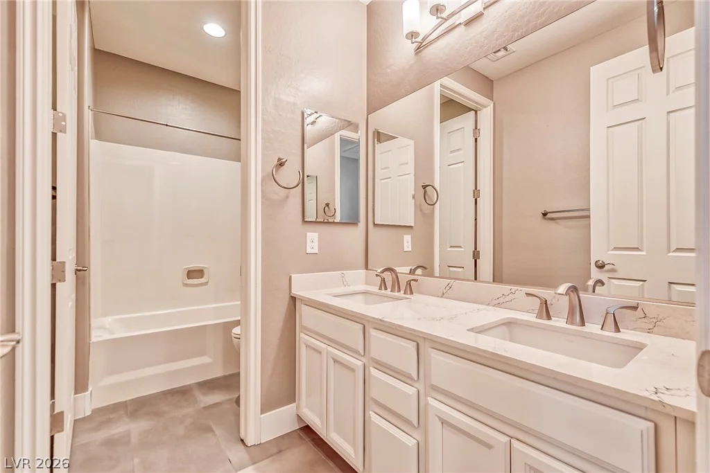 301 OAKRUN, Las Vegas, NV 89138