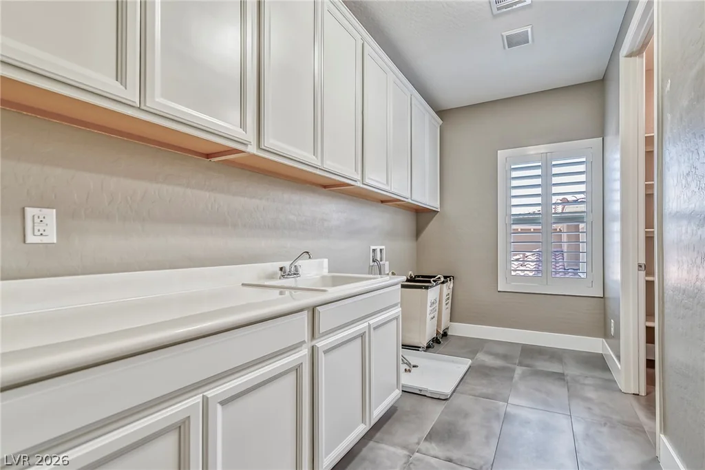 301 OAKRUN, Las Vegas, NV 89138