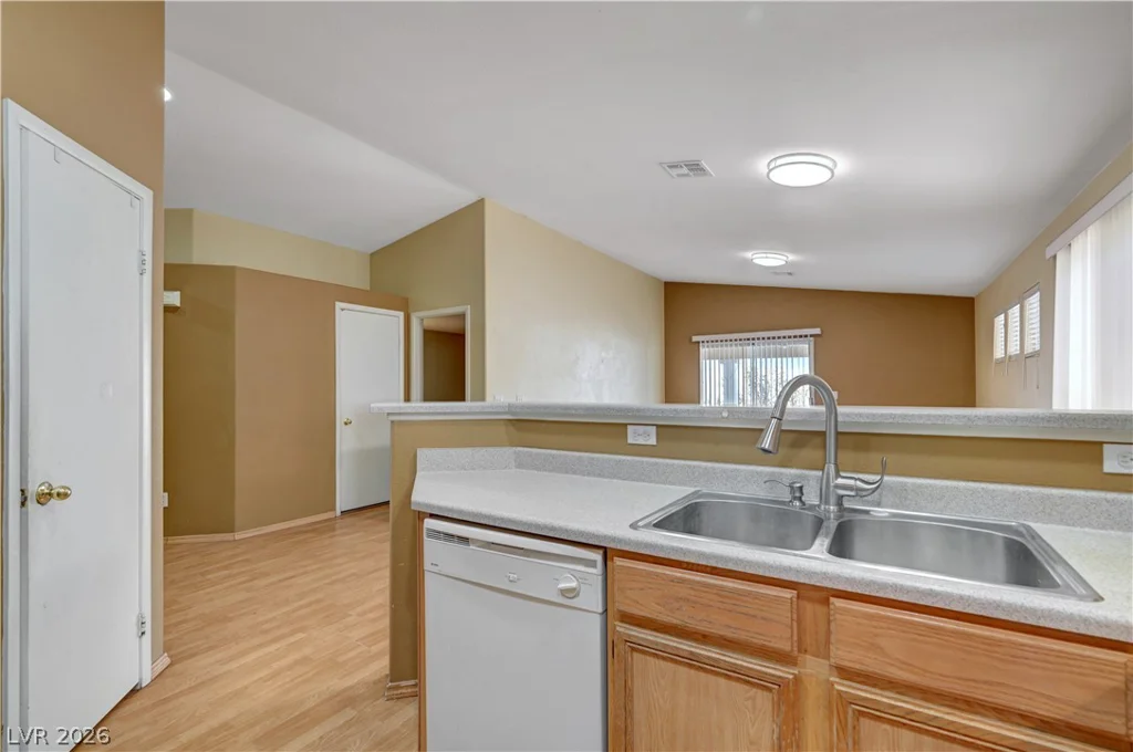 1207 Jarbridge, Las Vegas, NV 89110