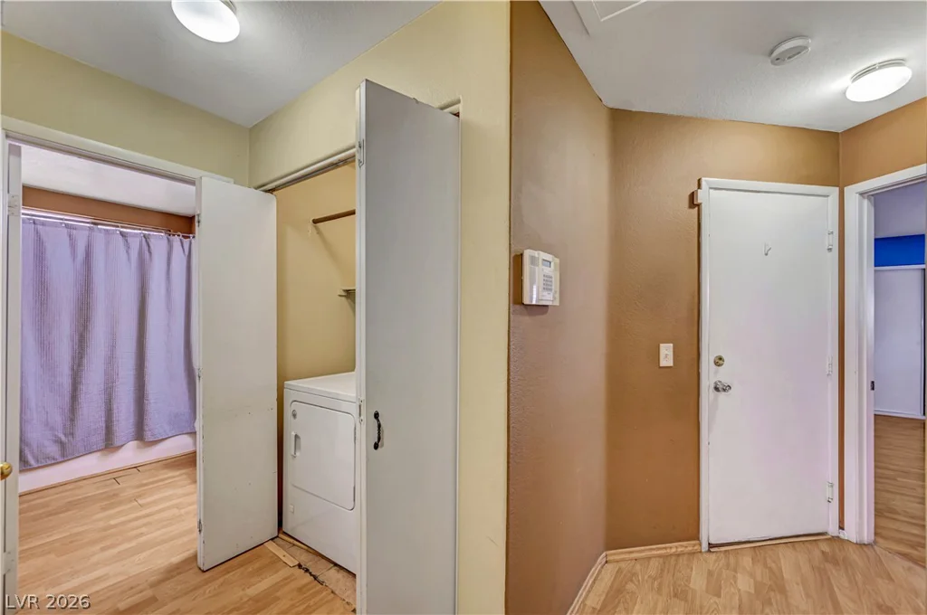 1207 Jarbridge, Las Vegas, NV 89110