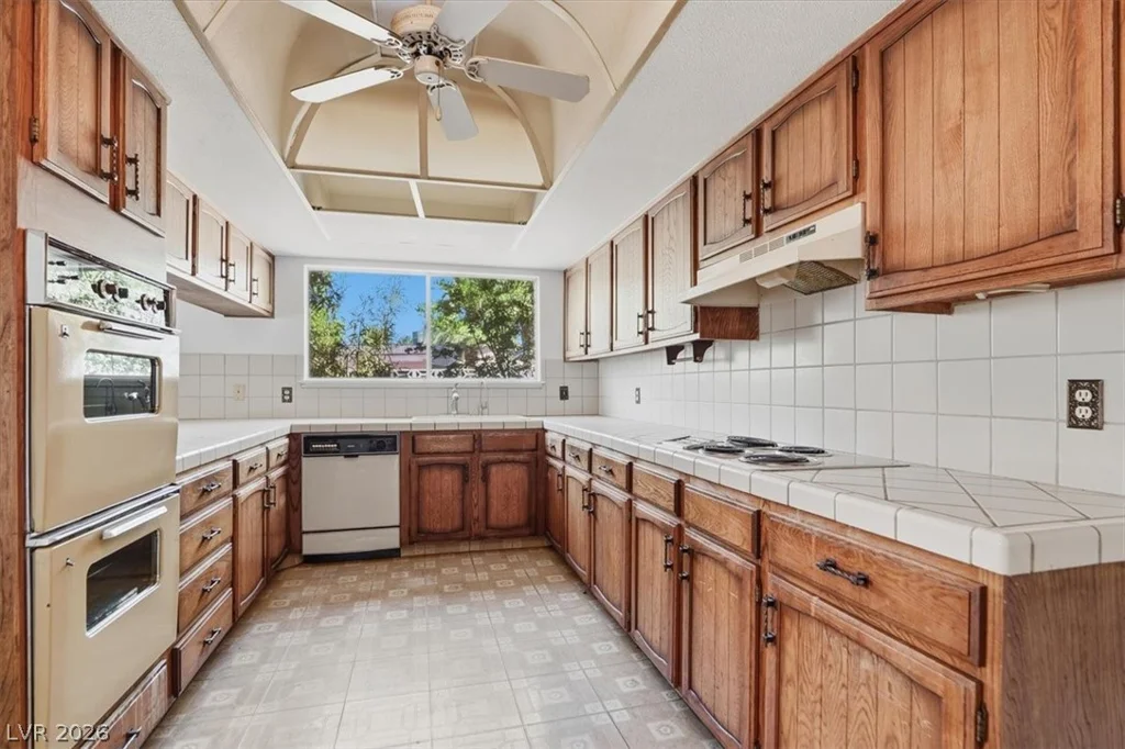 4424 Parkchester, Las Vegas, NV 89108