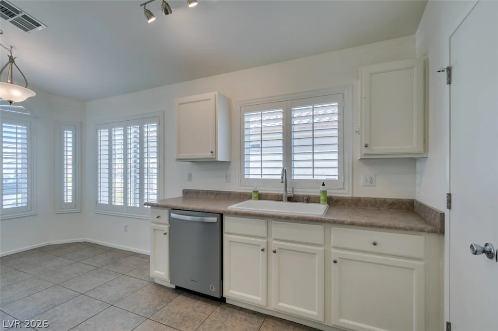 3380 Wayward, Las Vegas, NV 89129