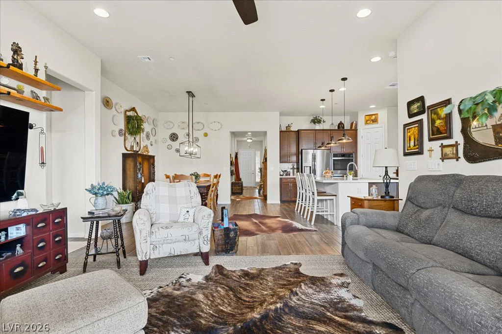 10949 Nicholas Jay, Las Vegas, NV 89166