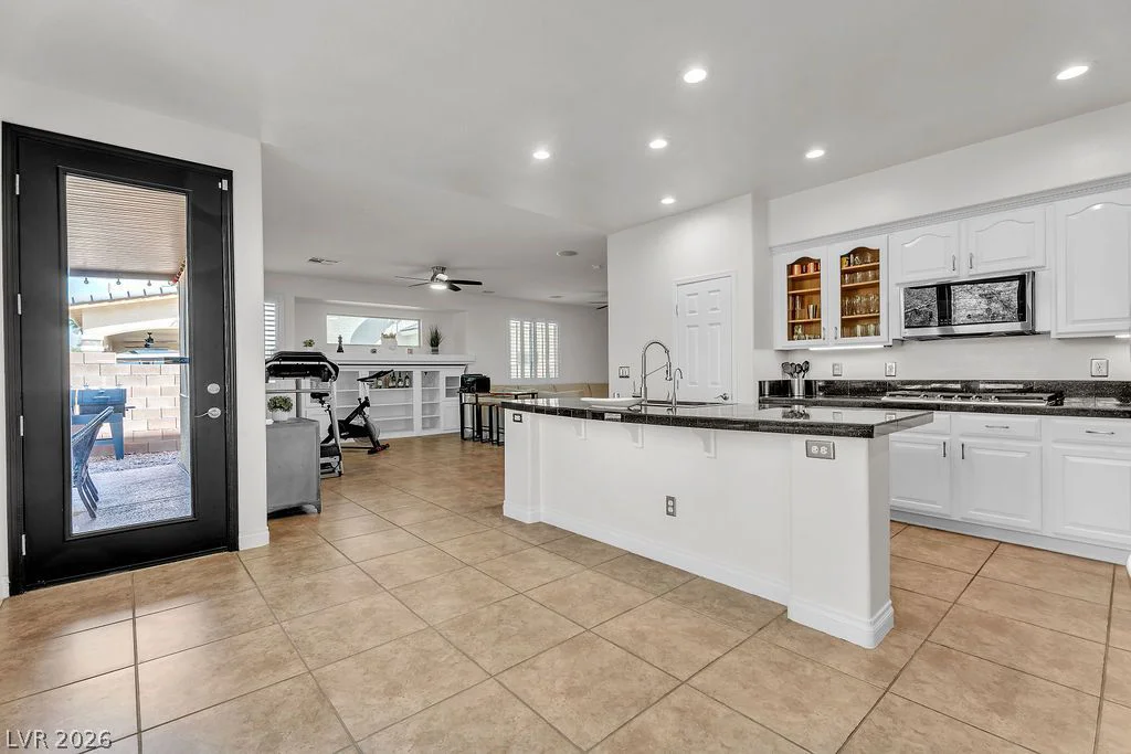 8221 Glistening Rush, Las Vegas, NV 89131