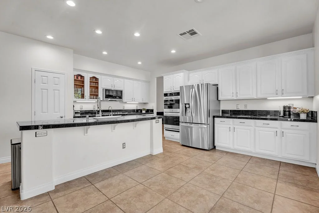 8221 Glistening Rush, Las Vegas, NV 89131