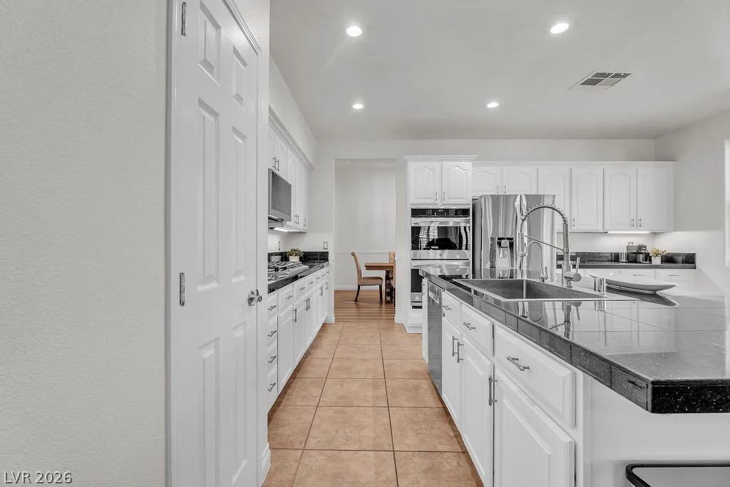 8221 Glistening Rush, Las Vegas, NV 89131
