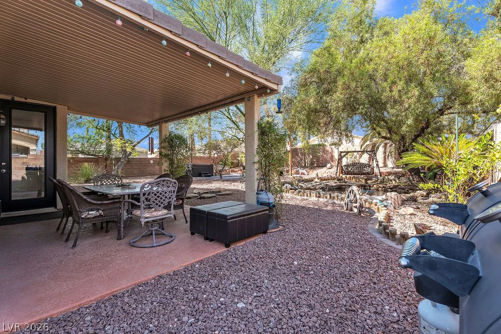 8221 Glistening Rush, Las Vegas, NV 89131