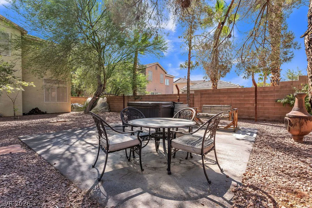 8221 Glistening Rush, Las Vegas, NV 89131