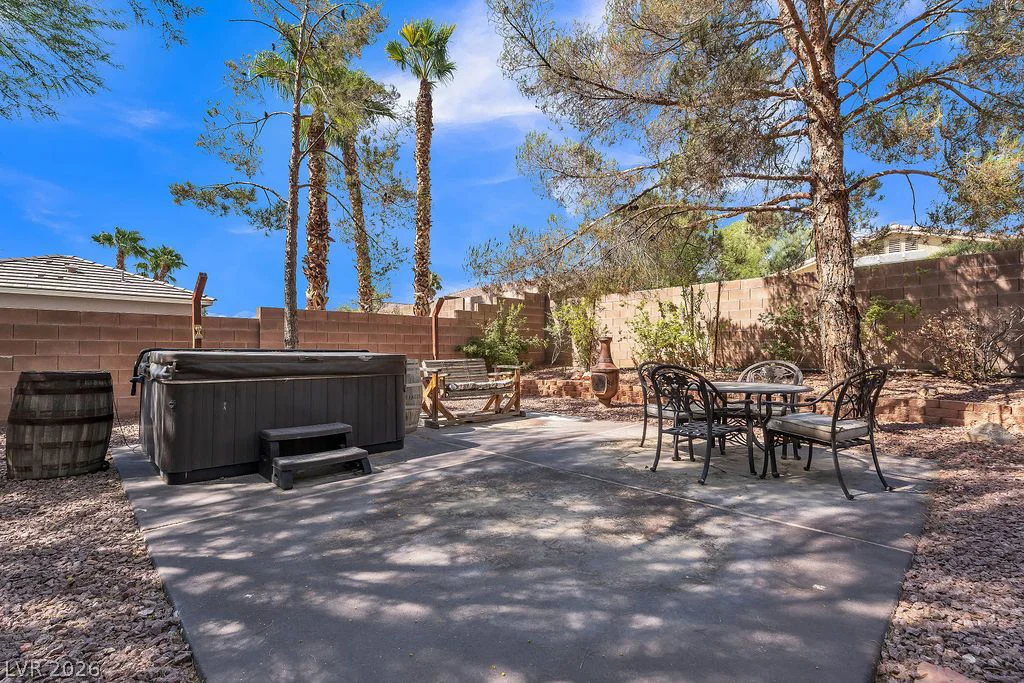 8221 Glistening Rush, Las Vegas, NV 89131