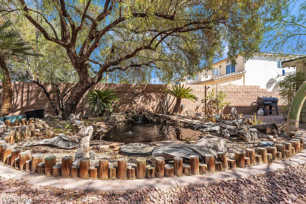 8221 Glistening Rush, Las Vegas, NV 89131