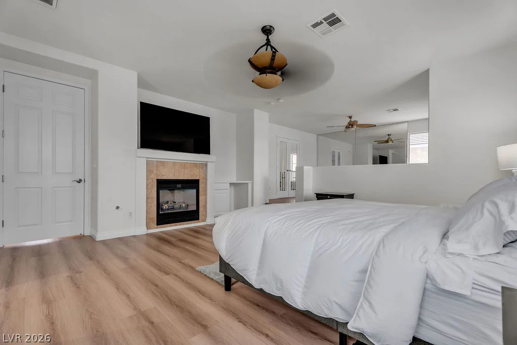 8221 Glistening Rush, Las Vegas, NV 89131