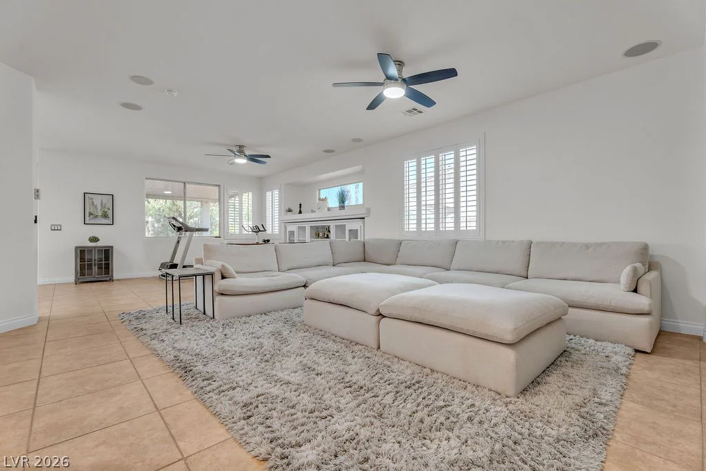8221 Glistening Rush, Las Vegas, NV 89131