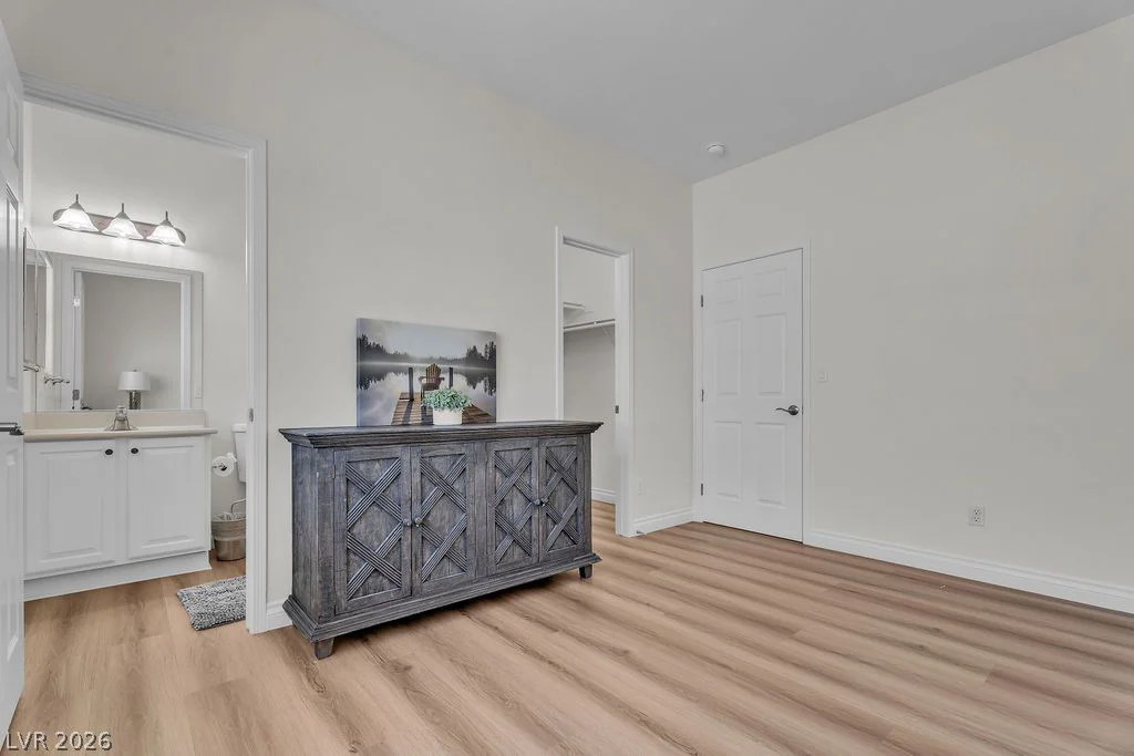 8221 Glistening Rush, Las Vegas, NV 89131