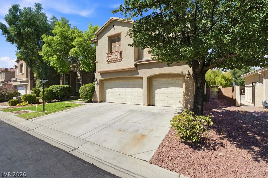8221 Glistening Rush, Las Vegas, NV 89131