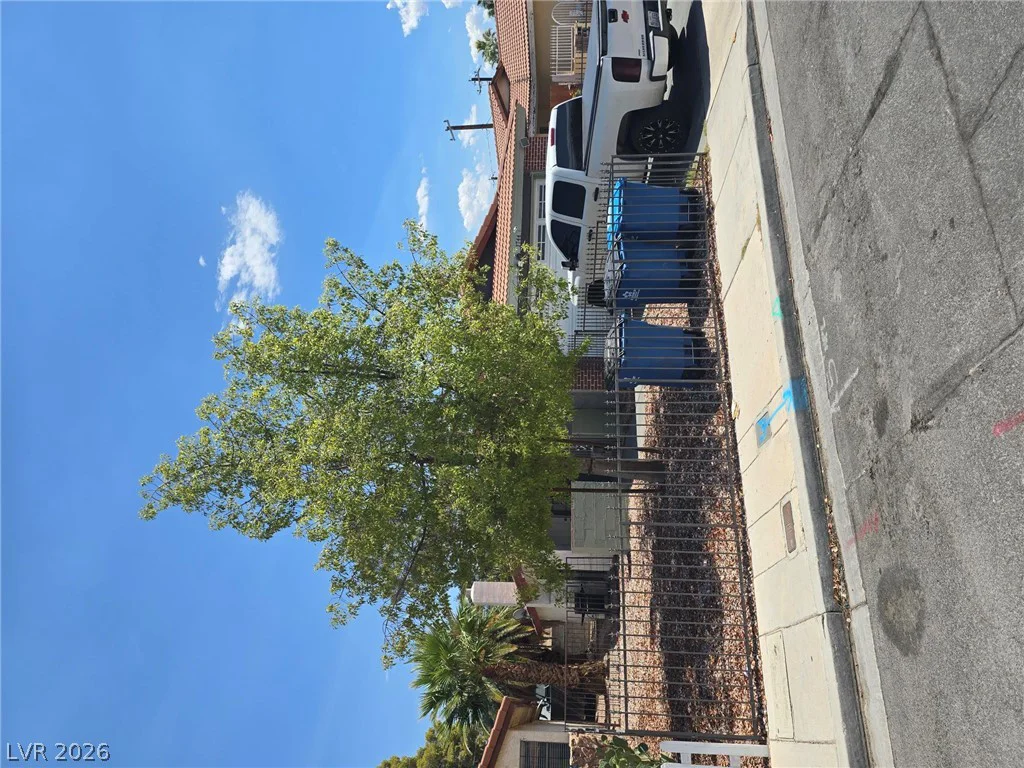 1744 Yellow Rose, Las Vegas, NV 89108