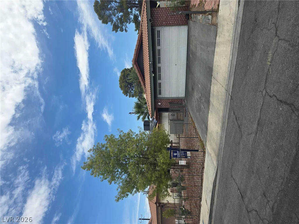 1744 Yellow Rose, Las Vegas, NV 89108