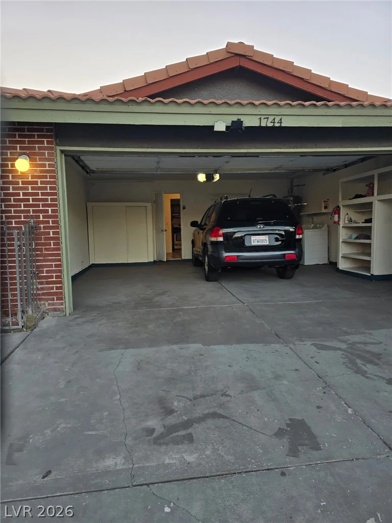 1744 Yellow Rose, Las Vegas, NV 89108