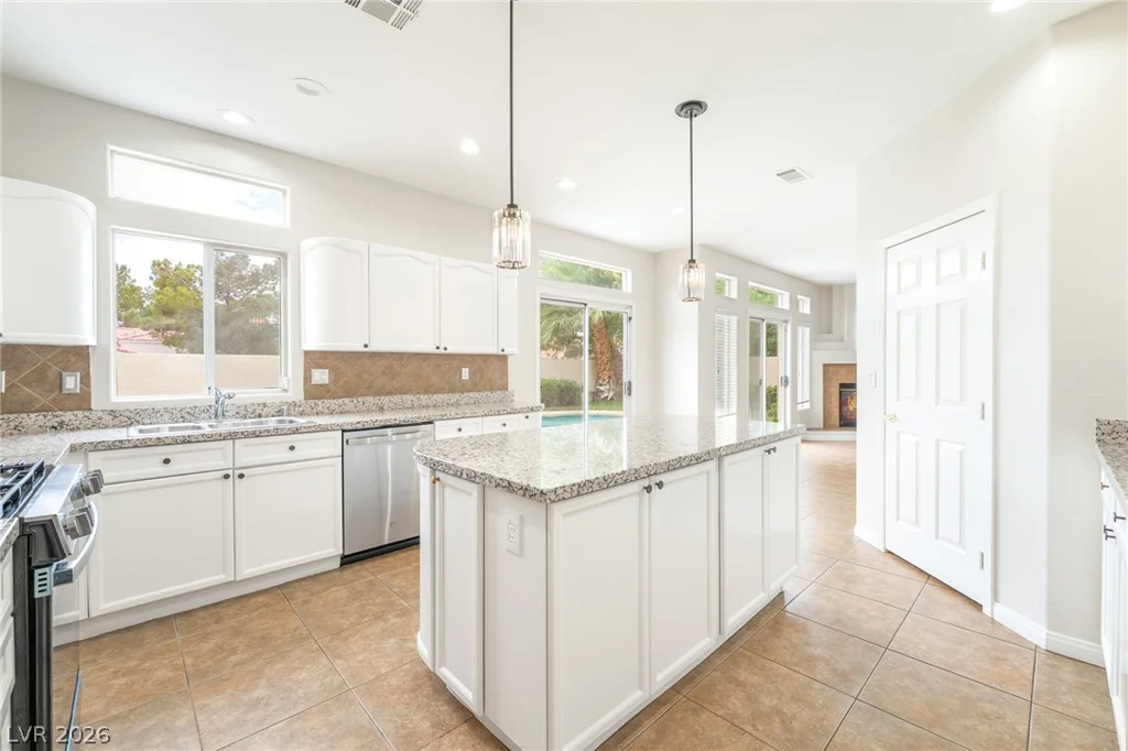 8815 La Manga, Las Vegas, NV 89147