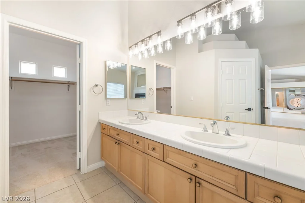 8815 La Manga, Las Vegas, NV 89147