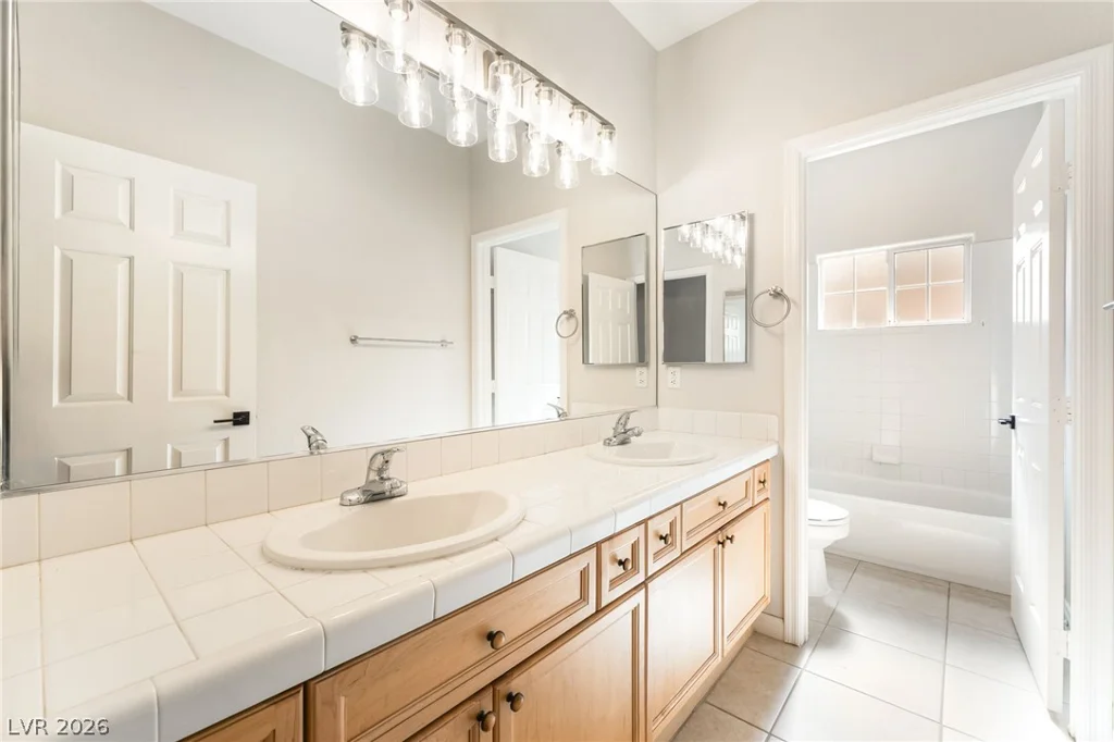 8815 La Manga, Las Vegas, NV 89147
