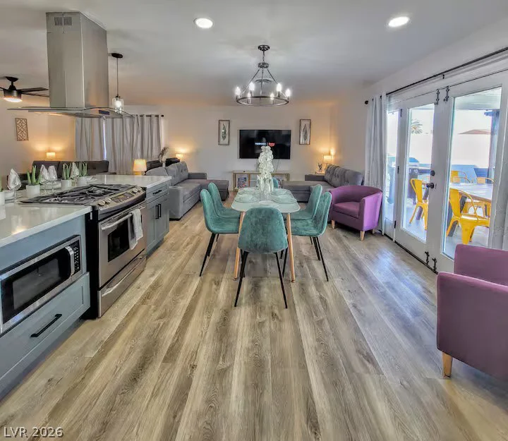 3113 Black Forest, Las Vegas, NV 89102