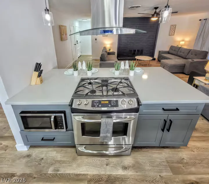 3113 Black Forest, Las Vegas, NV 89102